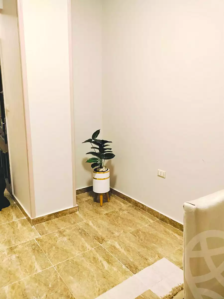 https://aqarmap.com.eg/ar/listing/7111748-for-rent-cairo-new-cairo-compounds-el-mostashareen-compound