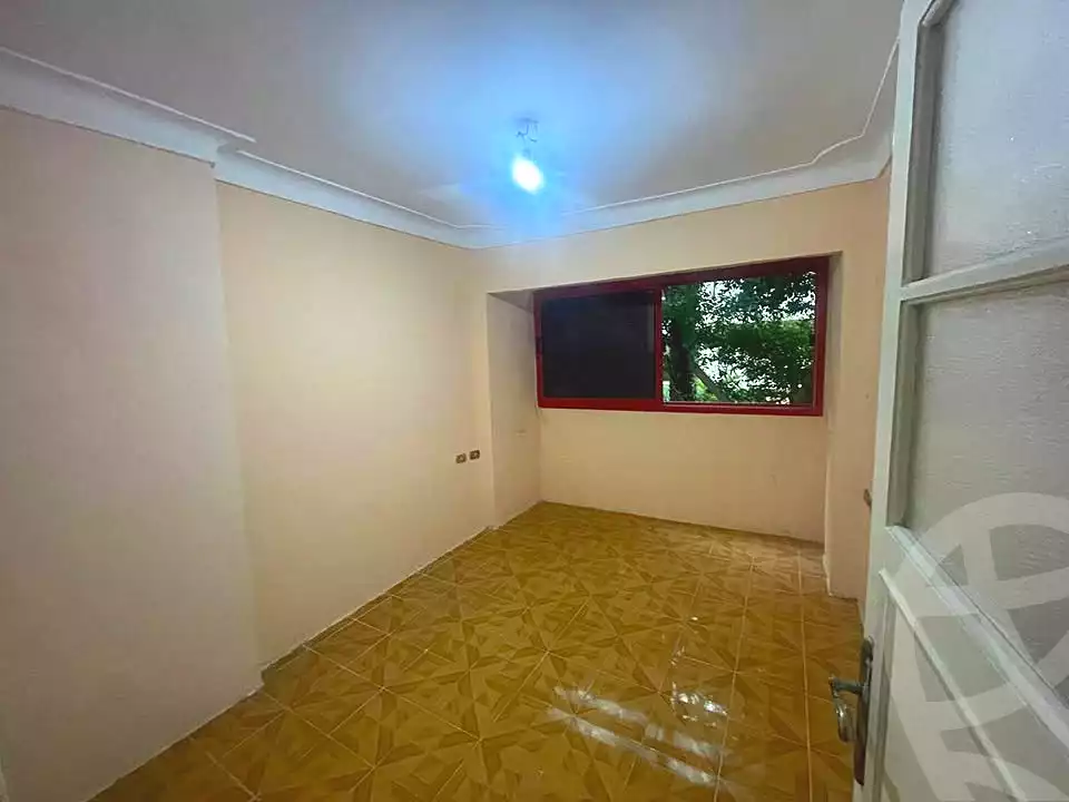 https://aqarmap.com.eg/ar/listing/7112160-for-rent-alexandria-ganaklis-shr-mrtdy-bsh