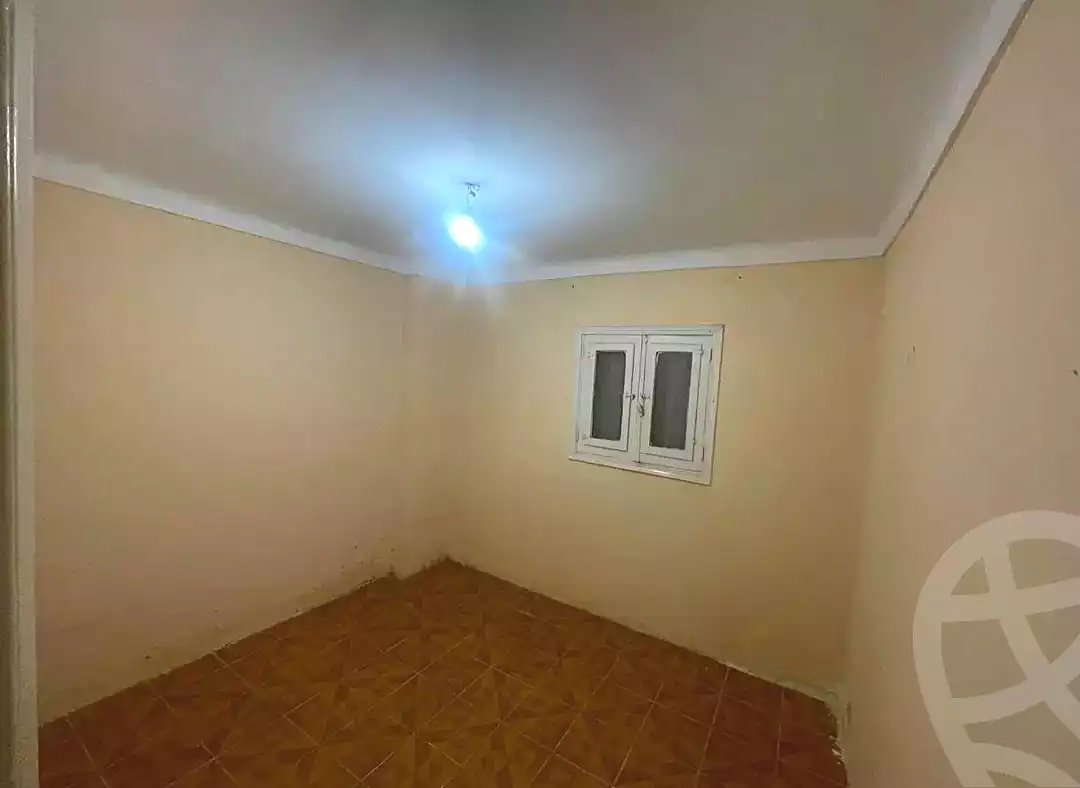 https://aqarmap.com.eg/en/listing/7113934-for-rent-alexandria-ganaklis-shr-mrtdy-bsh