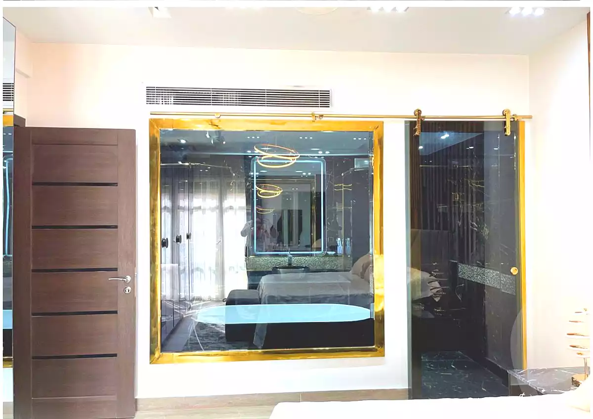 https://aqarmap.com.eg/ar/listing/7114781-for-sale-cairo-new-cairo-compounds-hyde-park-centre-ville-hyde-park