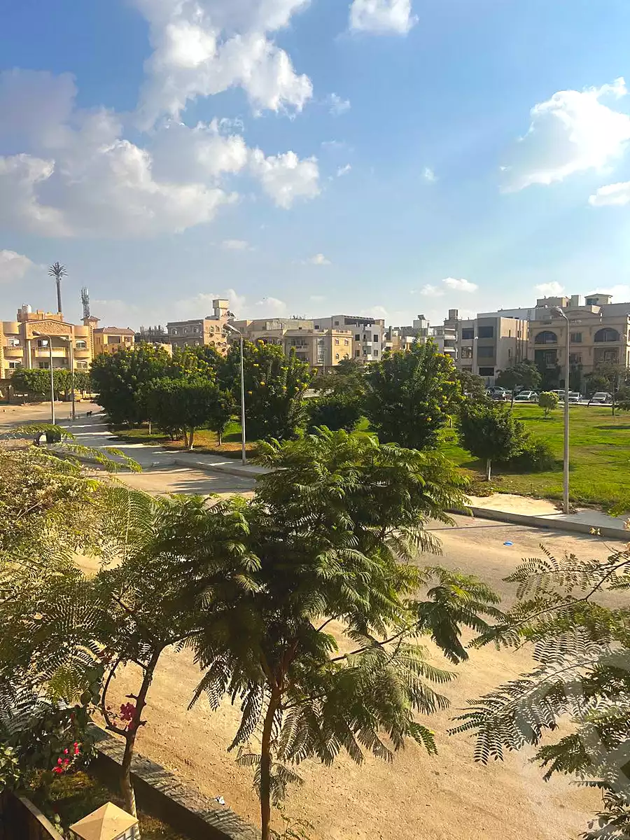 https://aqarmap.com.eg/ar/listing/7114979-for-sale-cairo-new-cairo-ganob-el-akadamiya-south-academy-b-taha-hussein-st
