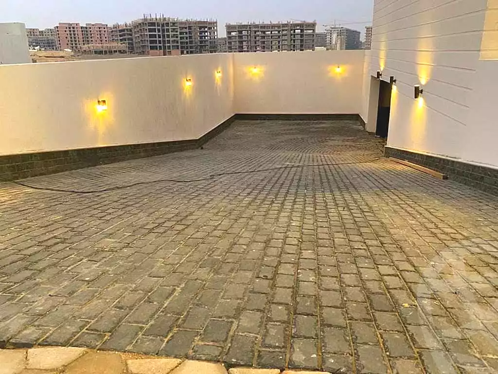 https://aqarmap.com.eg/ar/listing/7115002-for-sale-cairo-new-administrative-capital-r7-oia