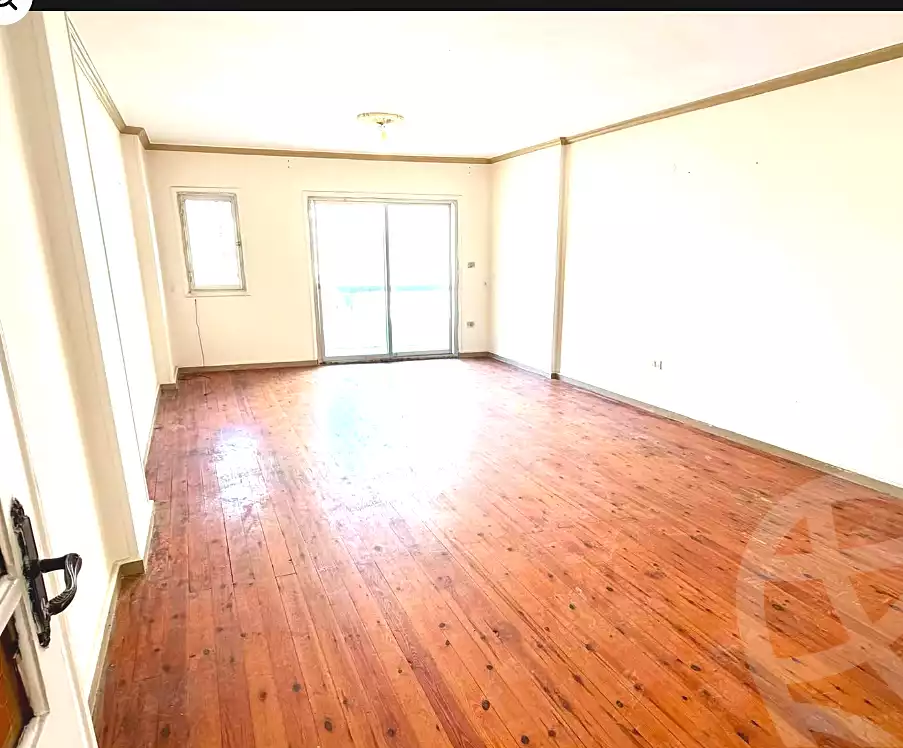 https://aqarmap.com.eg/ar/listing/7115803-for-rent-alexandria-ganaklis