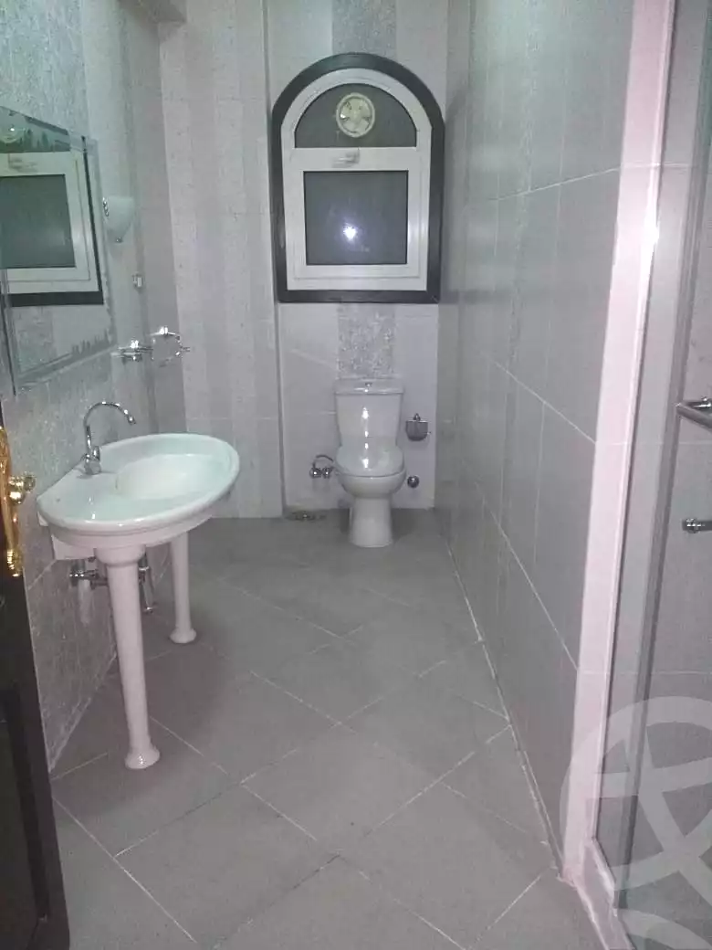 https://aqarmap.com.eg/ar/listing/7115835-for-sale-cairo-new-cairo-ganob-el-akadamiya-south-academy-d-khaled-ibn-el-waleed-st