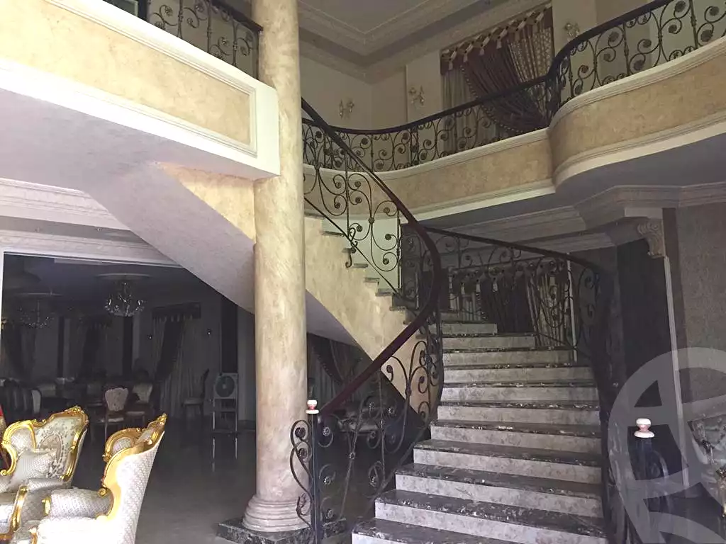 https://aqarmap.com.eg/ar/listing/7115835-for-sale-cairo-new-cairo-ganob-el-akadamiya-south-academy-d-khaled-ibn-el-waleed-st