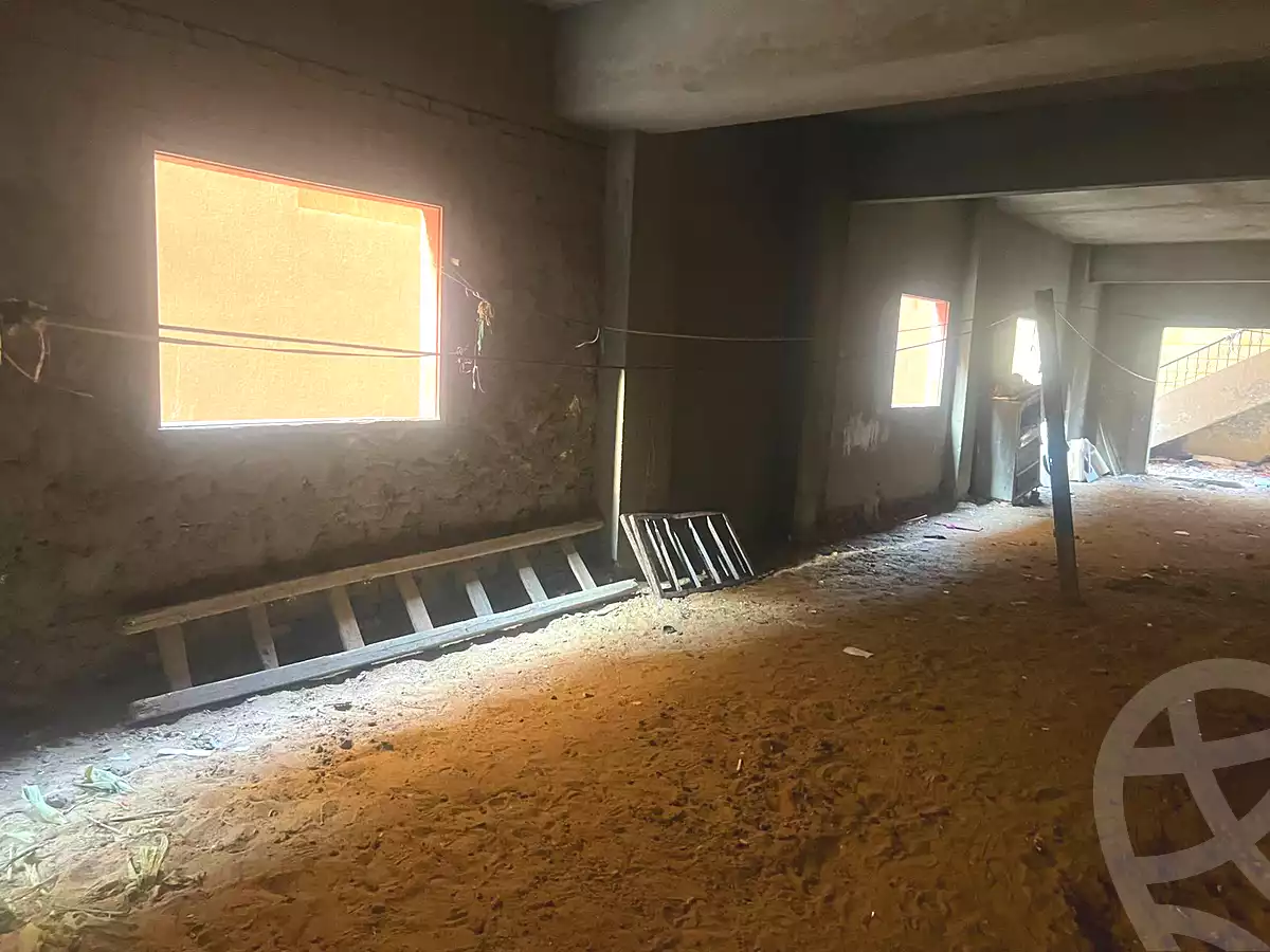 https://aqarmap.com.eg/ar/listing/7115878-for-sale-cairo-new-cairo-ganob-el-akadamiya-south-academy-b-taha-hussein-st