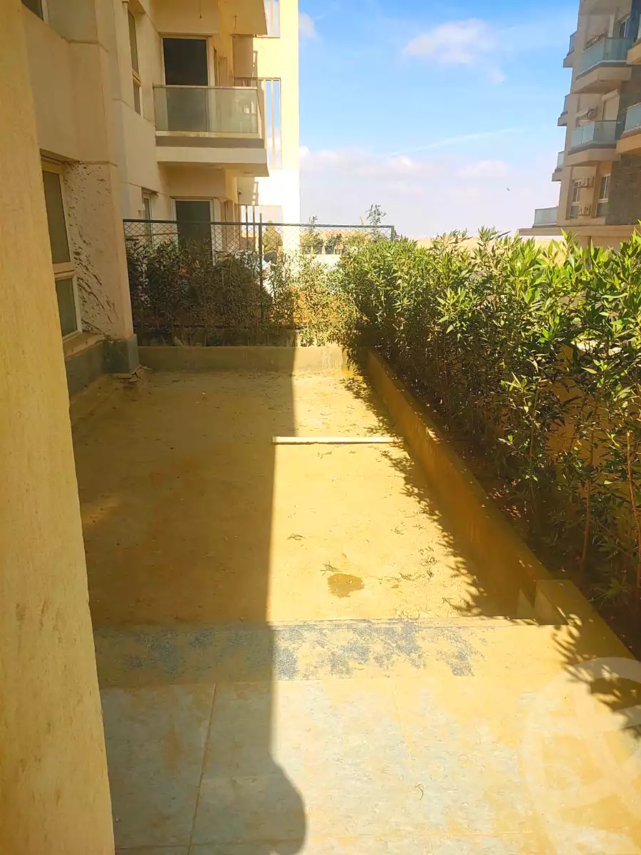 https://aqarmap.com.eg/ar/listing/7115925-for-sale-cairo-new-cairo-compounds-mountain-view-hyde-park