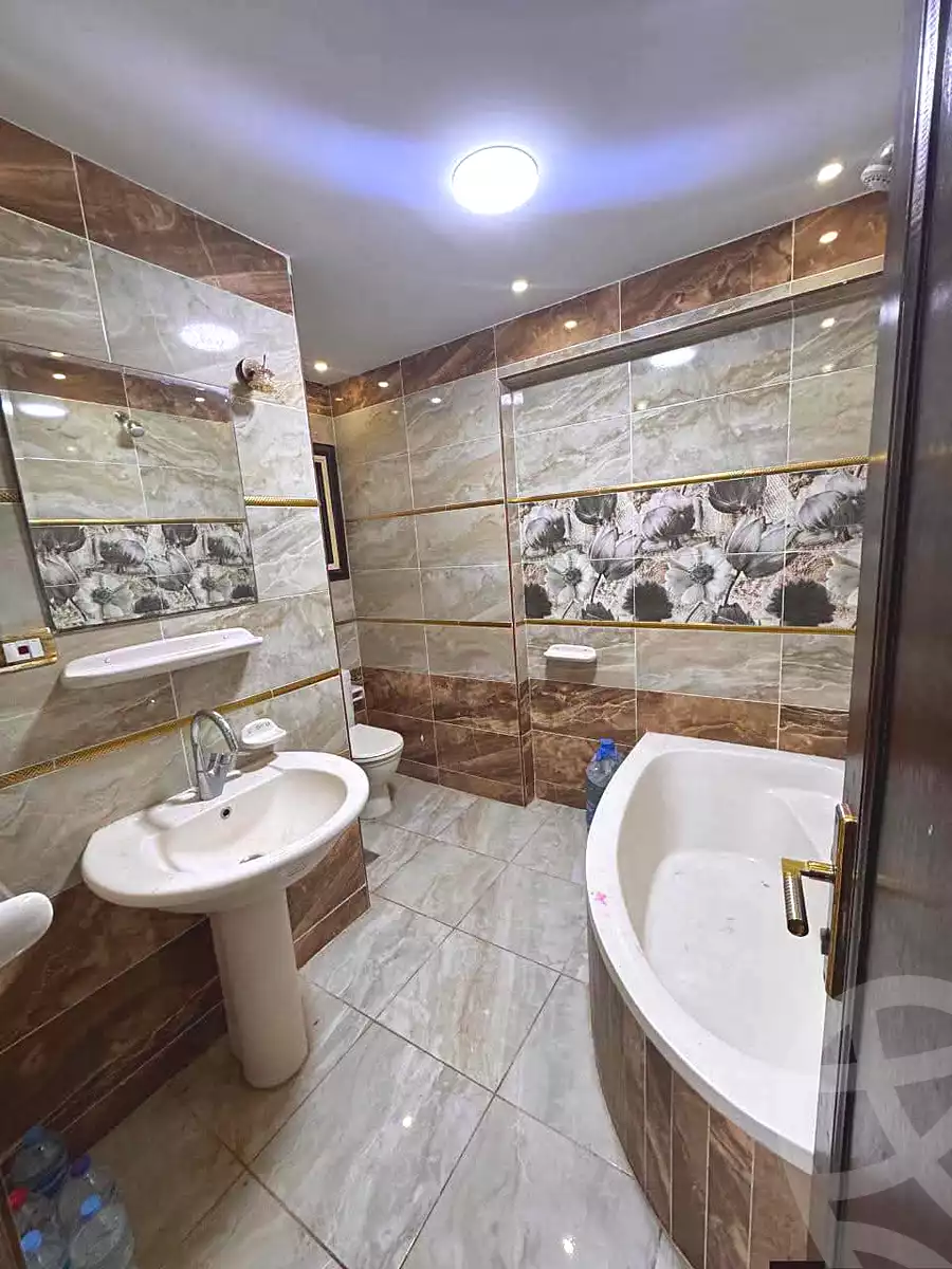 https://aqarmap.com.eg/ar/listing/7116402-for-sale-alexandria-al-agamy-lbytsh-al-kaada-st