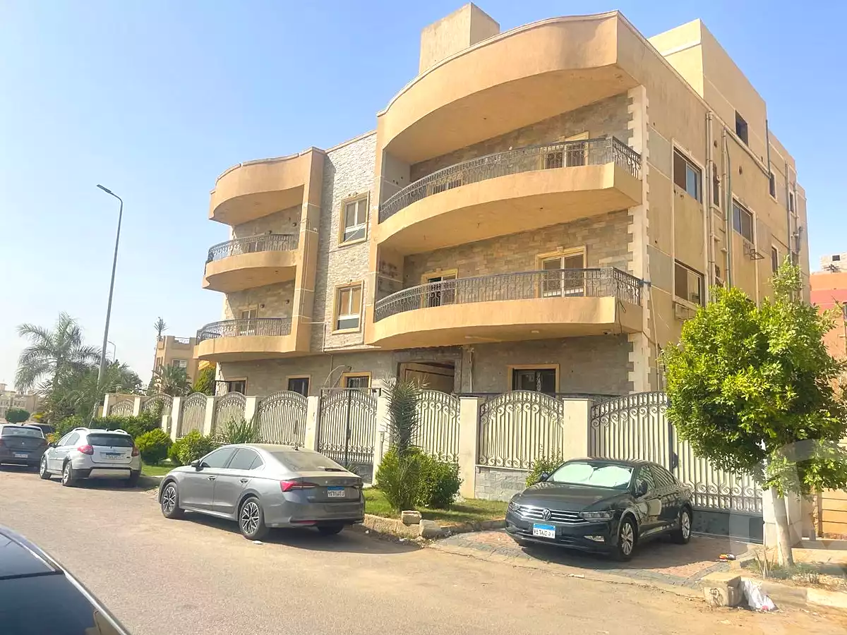 https://aqarmap.com.eg/ar/listing/7117072-for-sale-cairo-new-cairo-first-settlement-mhwr-mstfy-kml