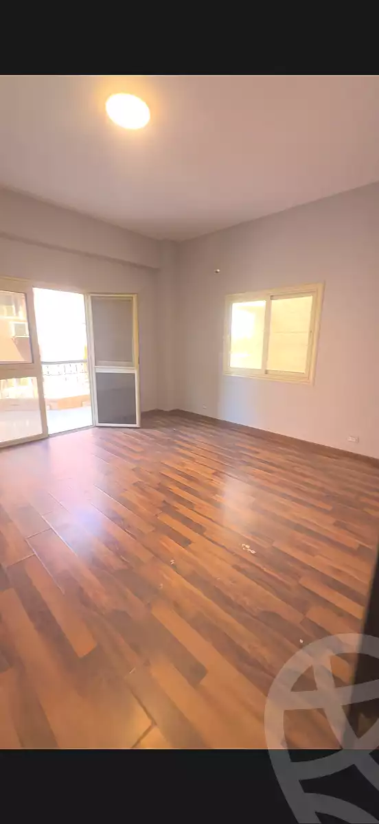 https://aqarmap.com.eg/ar/listing/7117072-for-sale-cairo-new-cairo-first-settlement-mhwr-mstfy-kml
