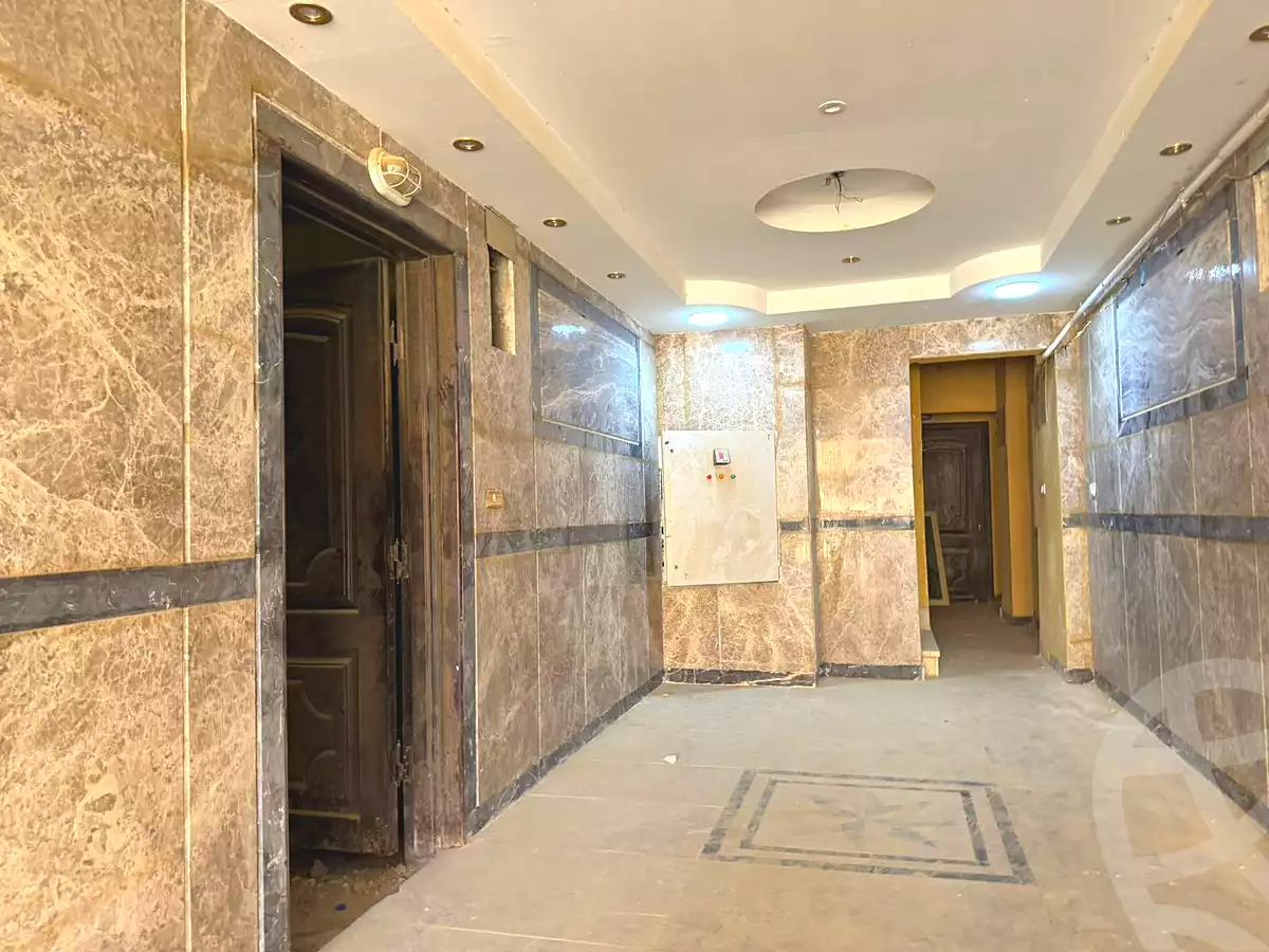 https://aqarmap.com.eg/en/listing/7119216-for-sale-cairo-new-cairo-compounds-dobat-el-modaraat-compound-deraa-misr