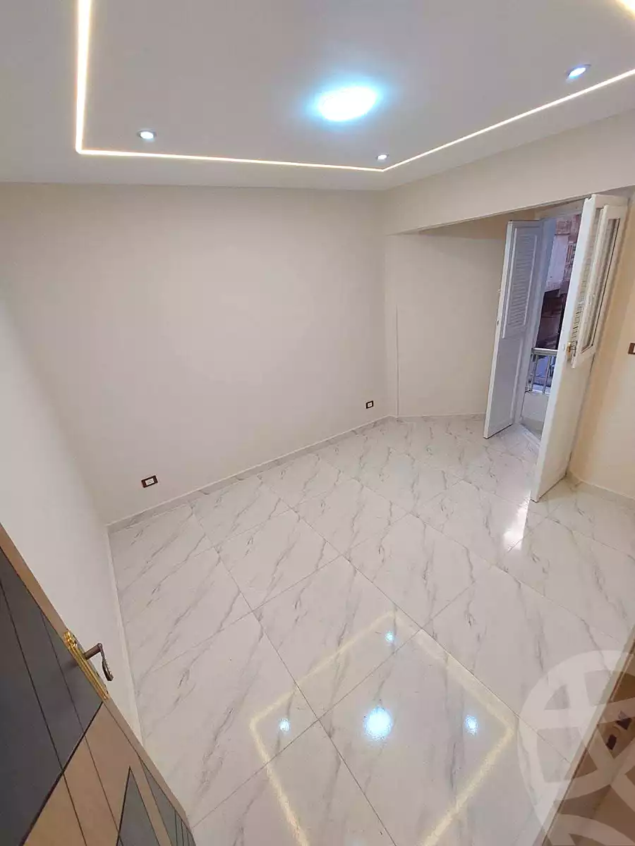 https://aqarmap.com.eg/en/listing/7119365-for-sale-alexandria-sydy-bshr-sydy-bshr-bhry-shr-khld-bn-lwlyd