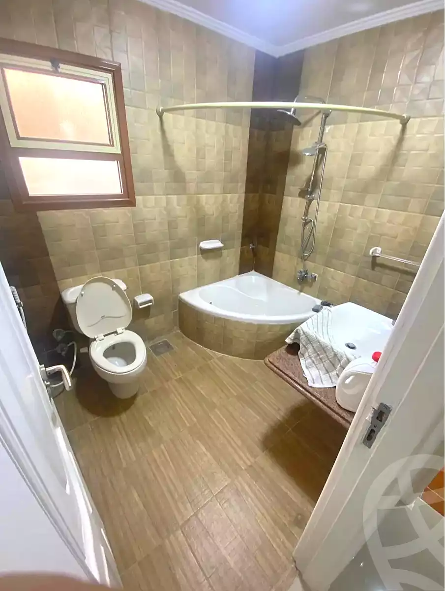 https://aqarmap.com.eg/en/listing/7119676-for-sale-alexandria-zezenia-ibrahim-el-attar-st