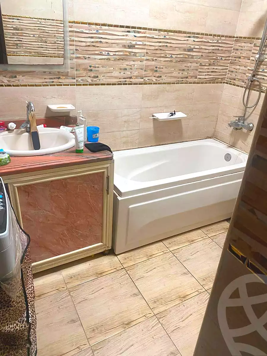 https://aqarmap.com.eg/ar/listing/7120431-for-sale-cairo-ain-shams-alf-maskn-ismail-el-fangari-st