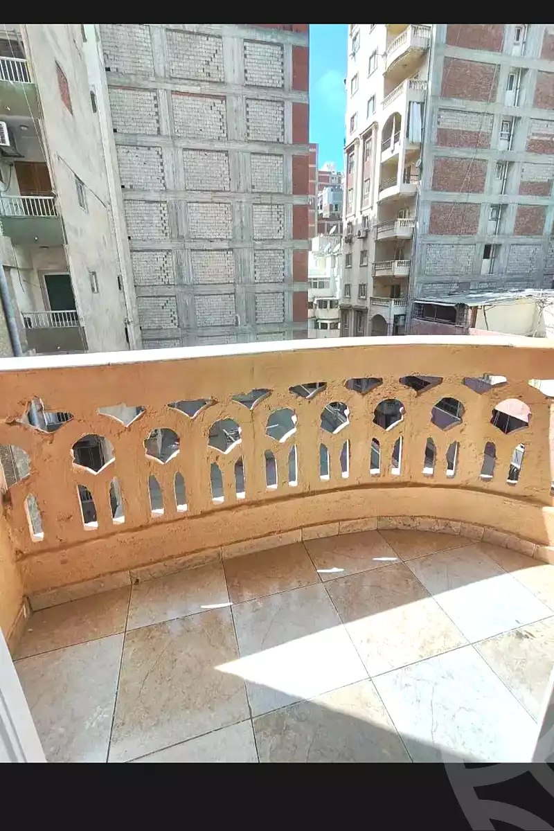 https://aqarmap.com.eg/ar/listing/7120831-for-sale-alexandria-el-asafra-l-sfr-bhry