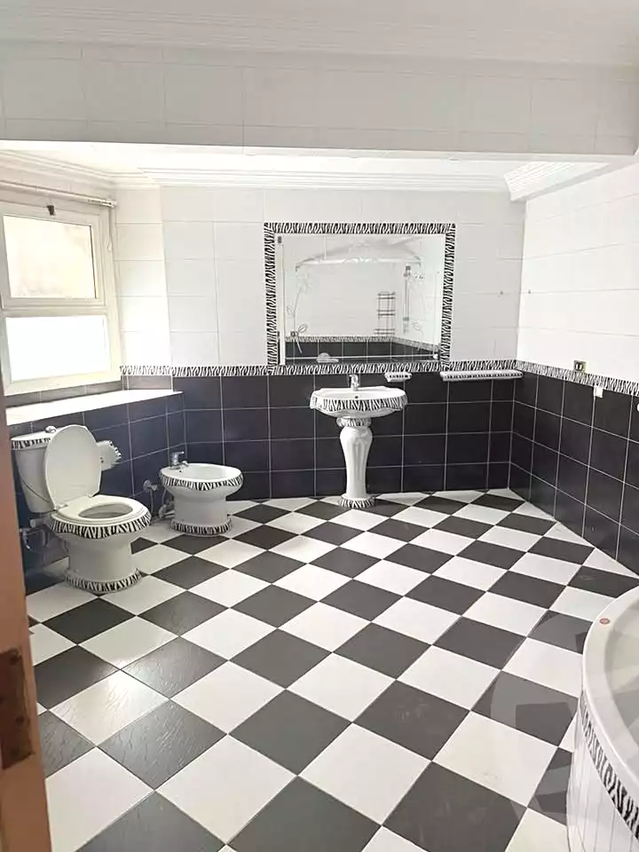 https://aqarmap.com.eg/ar/listing/7121746-for-sale-cairo-shoubra-corniche-el-nile-st