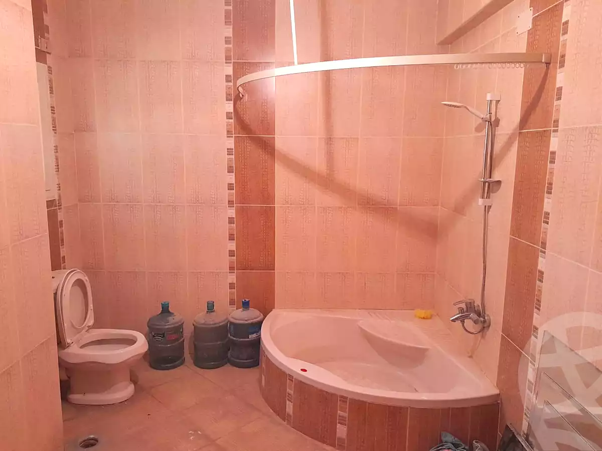 https://aqarmap.com.eg/ar/listing/7122359-for-sale-cairo-new-cairo-el-ahyaa-first-neighborhood-street-1