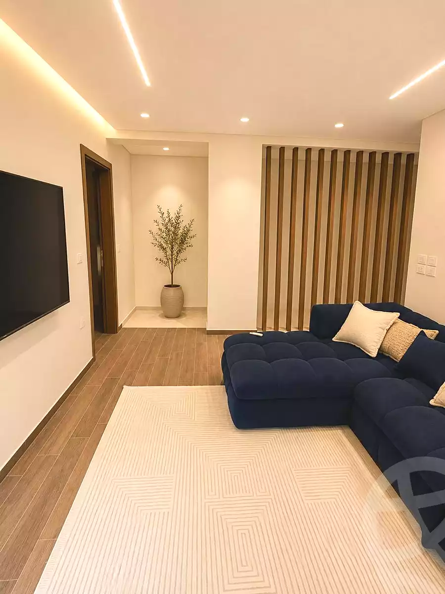 https://aqarmap.com.eg/en/listing/7122368-for-rent-cairo-new-cairo-compounds-mountain-view-hyde-park