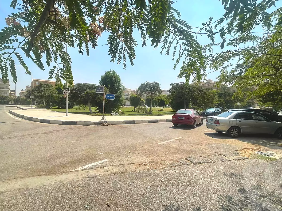https://aqarmap.com.eg/ar/listing/7122389-for-sale-cairo-new-cairo-ganob-el-akadamiya-abd-el-malek-ibn-marwan-st