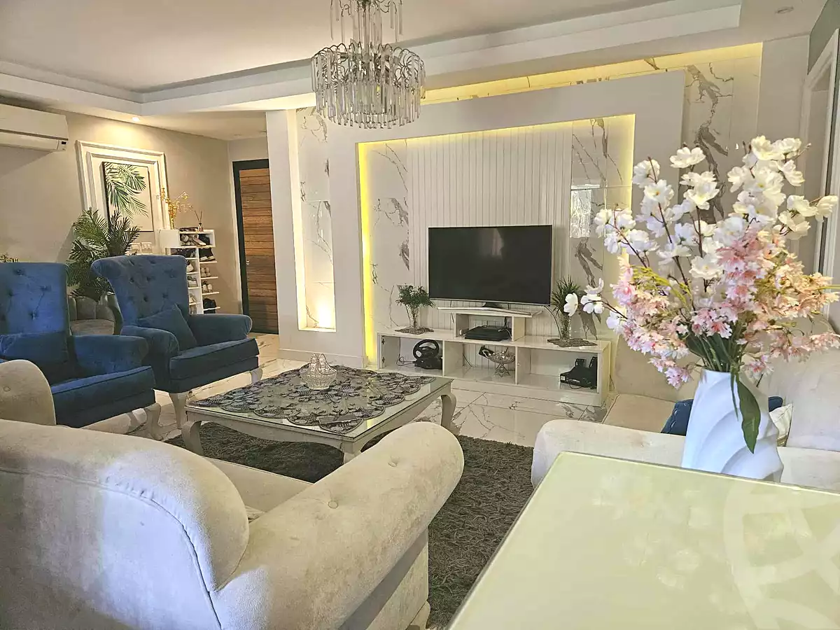 https://aqarmap.com.eg/ar/listing/7122519-for-sale-cairo-new-cairo-compounds-el-masrawiyeh