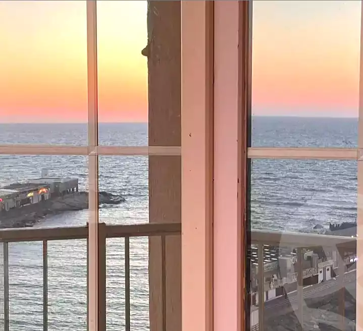 https://aqarmap.com.eg/ar/listing/7123127-for-rent-alexandria-glim