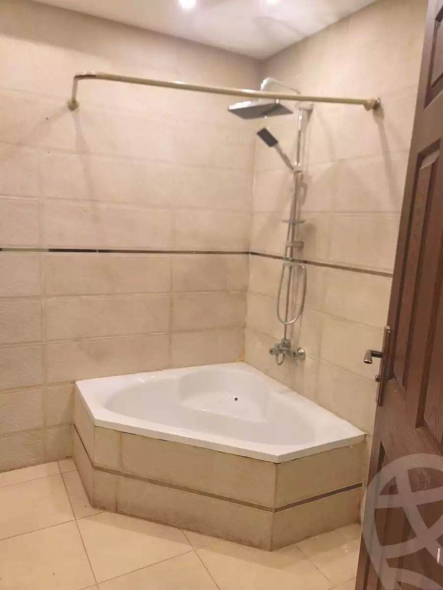 https://aqarmap.com.eg/ar/listing/7123144-for-sale-cairo-new-cairo-el-ahyaa-first-neighborhood-no-7