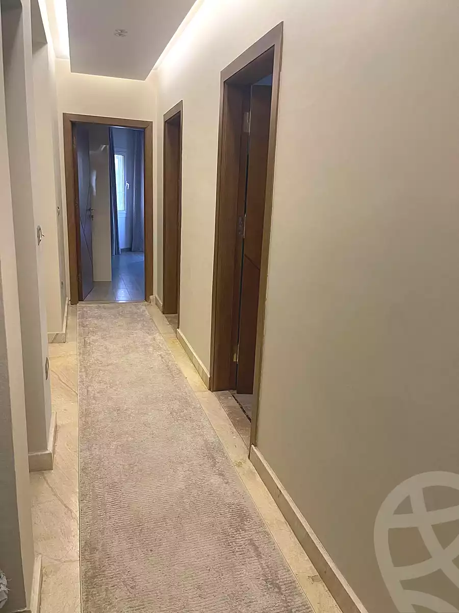 https://aqarmap.com.eg/en/listing/7123249-for-sale-cairo-new-cairo-compounds-mountain-view-hyde-park