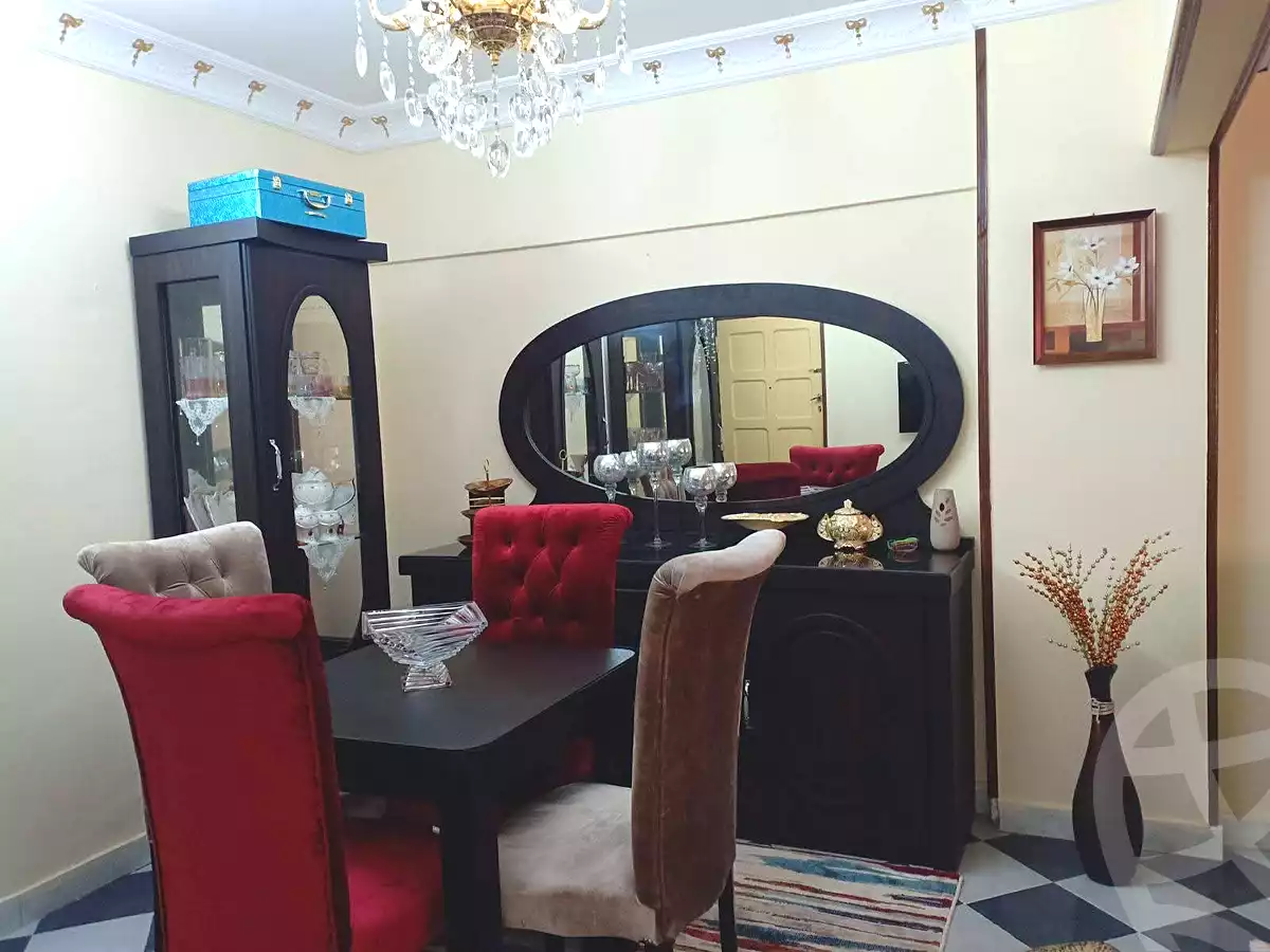 https://aqarmap.com.eg/ar/listing/7123713-for-sale-cairo-helwan-helwan-el-sharkeya-mostafa-safwat-st