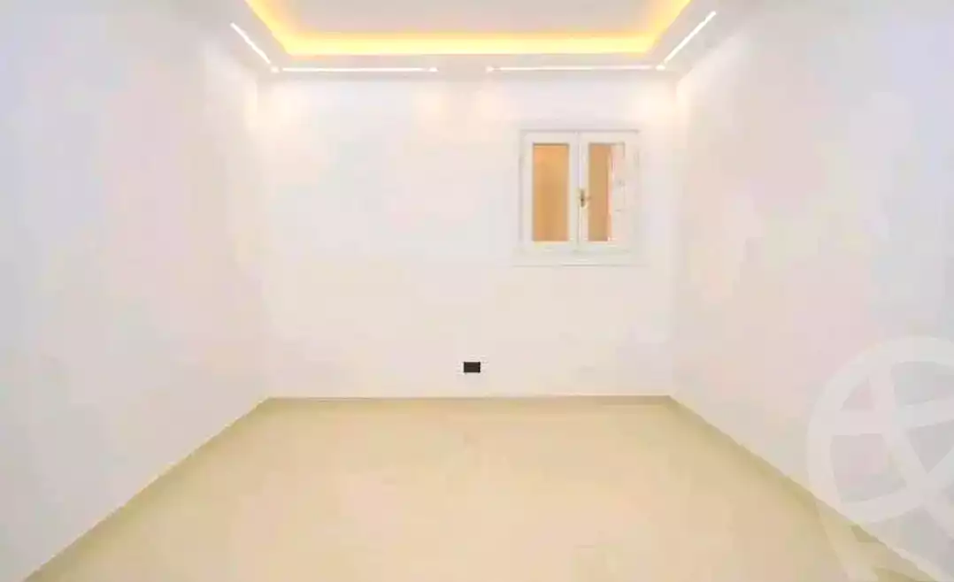 https://aqarmap.com.eg/ar/listing/7124026-for-sale-alexandria-sydy-bshr-sydy-bshr-bhry-mohamed-el-srafi-st.