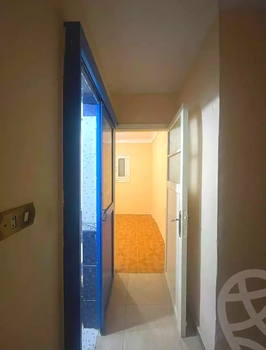 https://aqarmap.com.eg/en/listing/7125406-for-rent-alexandria-ganaklis-shr-mrtdy-bsh