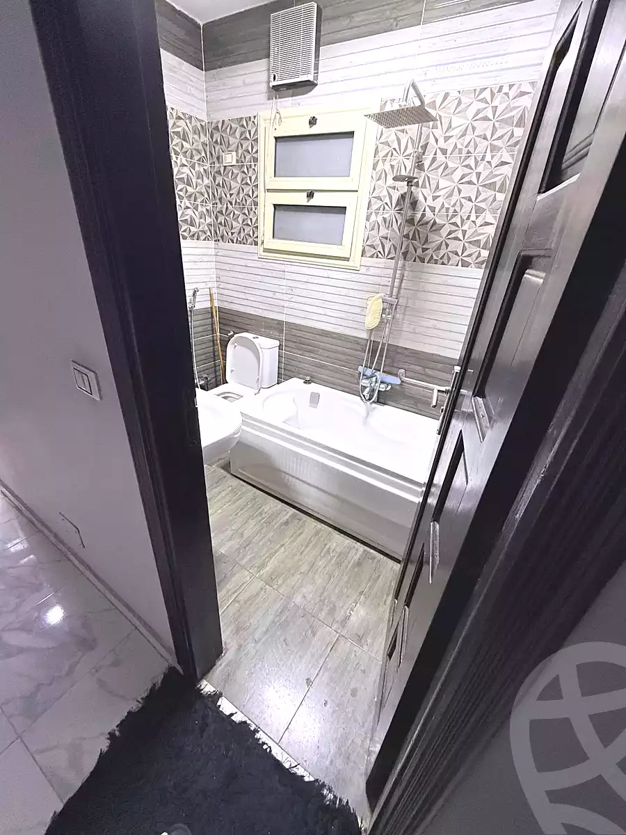 https://aqarmap.com.eg/ar/listing/7125893-for-sale-cairo-ain-shams-ain-shams-el-sharkia-shr-brhym-bd-lrzq