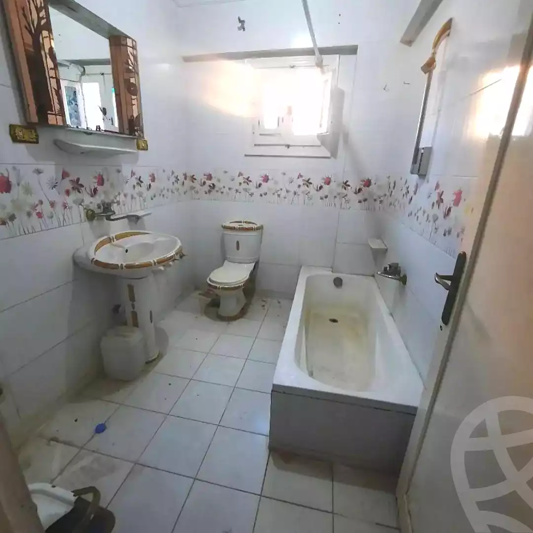 https://aqarmap.com.eg/ar/listing/7126519-for-sale-alexandria-al-agamy-el-hanouvel-al-asdakaa-st