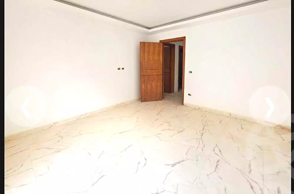 https://aqarmap.com.eg/ar/listing/7126772-for-sale-cairo-new-cairo-compounds-hyde-park-centre-ville-hyde-park