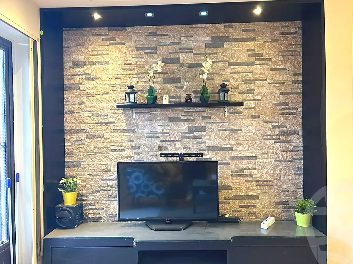 https://aqarmap.com.eg/ar/listing/7126821-for-sale-cairo-new-cairo-lrhb-city-mtdd-lrhb-phase-9