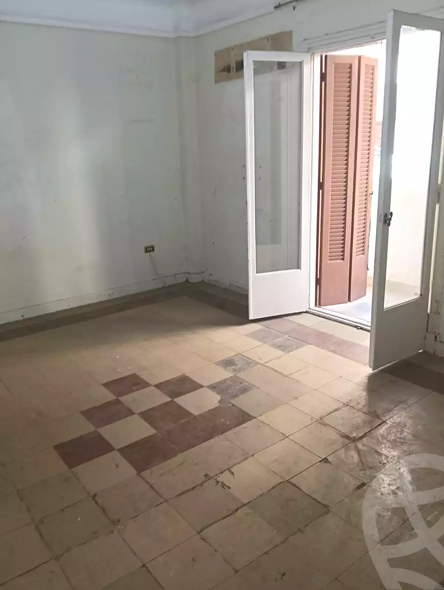 https://aqarmap.com.eg/en/listing/7127428-for-sale-alexandria-ganaklis-shr-mrtdy-bsh