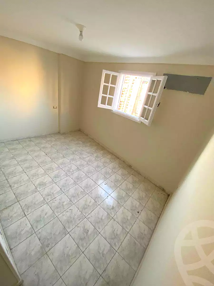 https://aqarmap.com.eg/ar/listing/7128295-for-sale-alexandria-sydy-bshr-sydy-bshr-bhry-shr-khld-bn-lwlyd