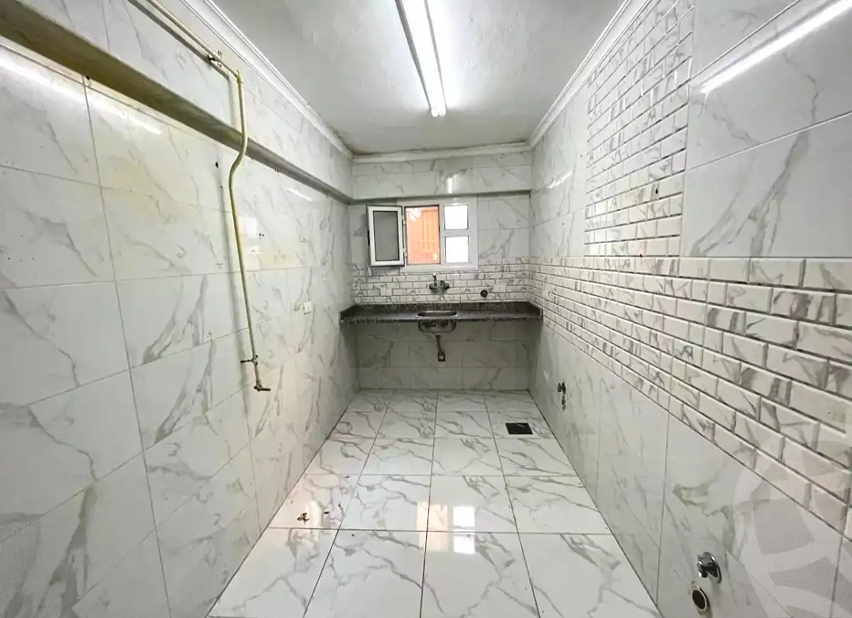 https://aqarmap.com.eg/ar/listing/7129342-for-rent-alexandria-moharram-bey-kanal-al-mahmoudeya-al-bahri-st