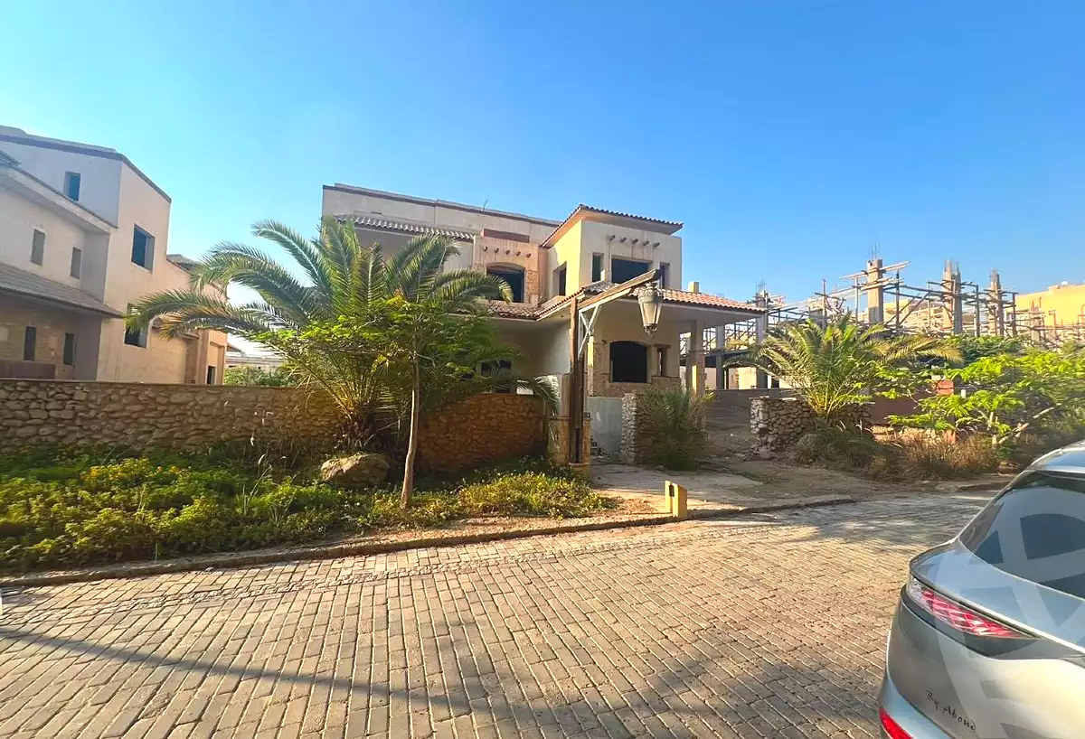 https://aqarmap.com.eg/en/listing/7129413-for-sale-cairo-new-cairo-compounds-la-quinta