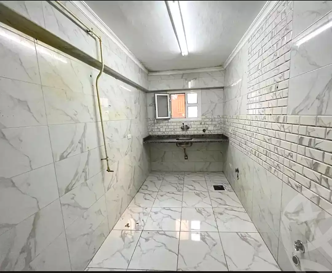 https://aqarmap.com.eg/ar/listing/7130139-for-rent-alexandria-moharram-bey-kanal-al-mahmoudeya-al-bahri-st