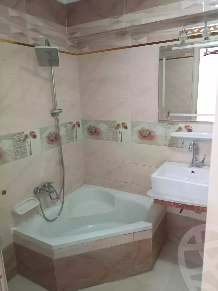 https://aqarmap.com.eg/ar/listing/7130817-for-sale-alexandria-sydy-bshr-sydy-bshr-bhry-shr-mhmwd-l-yswy