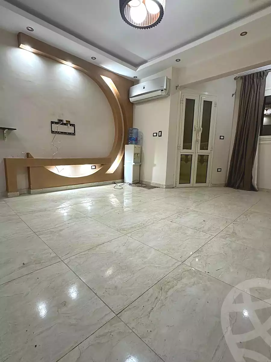 https://aqarmap.com.eg/ar/listing/7130884-for-sale-cairo-6th-of-october-el-ahyaa-neighborhood-3rd