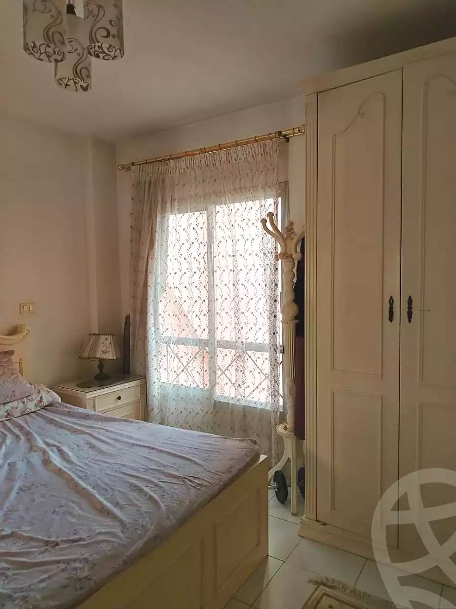 https://aqarmap.com.eg/ar/listing/7131764-for-sale-cairo-new-cairo-lrhb-city-phase-1-ahmed-rami-st