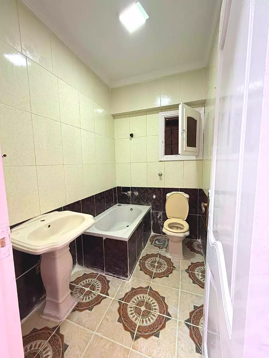 https://aqarmap.com.eg/ar/listing/7131958-for-sale-alexandria-al-agamy-shataa-el-nakheel