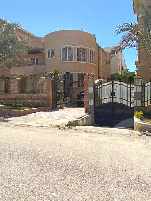 https://aqarmap.com.eg/ar/listing/7133202-for-sale-cairo-new-cairo-el-ahyaa-first-neighborhood-omar-ibn-abd-el-aziz-st