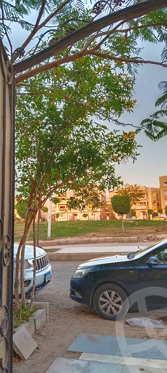 https://aqarmap.com.eg/ar/listing/7134102-for-sale-cairo-new-cairo-ganob-el-akadamiya-south-academy-b-taha-hussein-st