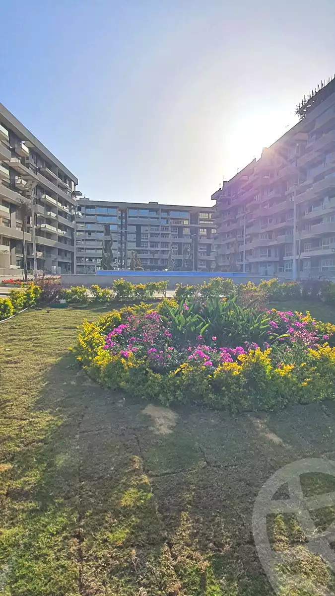 https://aqarmap.com.eg/ar/listing/7134409-for-sale-cairo-new-administrative-capital-r7-scenario