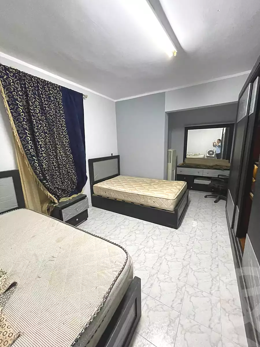 https://aqarmap.com.eg/ar/listing/7134539-for-sale-cairo-6th-of-october-el-ahyaa-neighborhood-2nd-divided-from-al-kafrawei-st