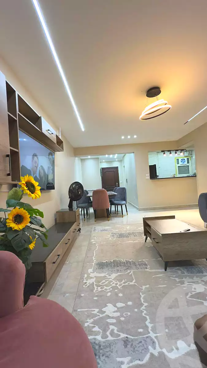https://aqarmap.com.eg/en/listing/7134611-for-sale-cairo-el-sheikh-zayed-city-compounds-jn-2