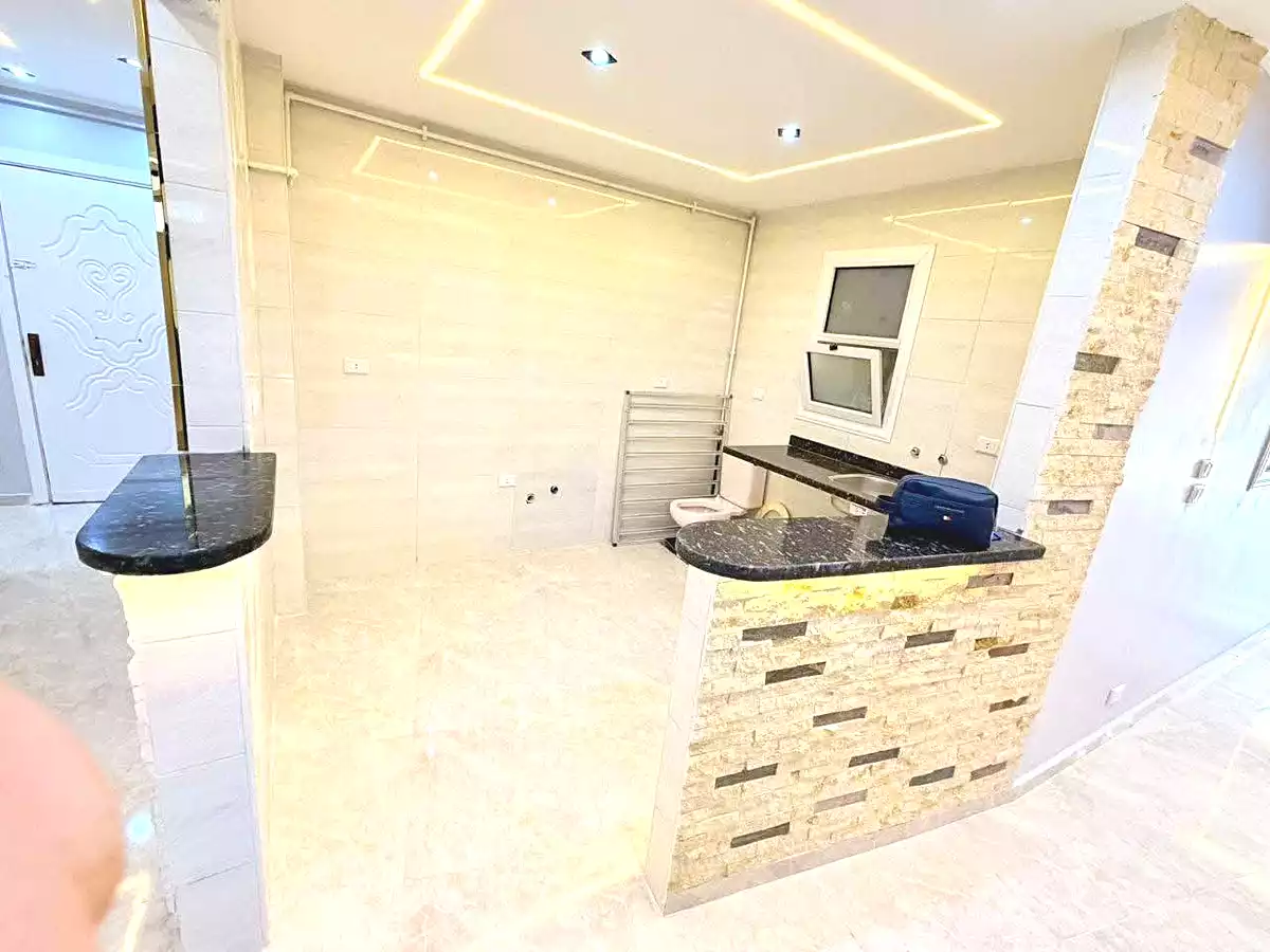https://aqarmap.com.eg/ar/listing/7135084-for-sale-alexandria-el-asafra-shr-45
