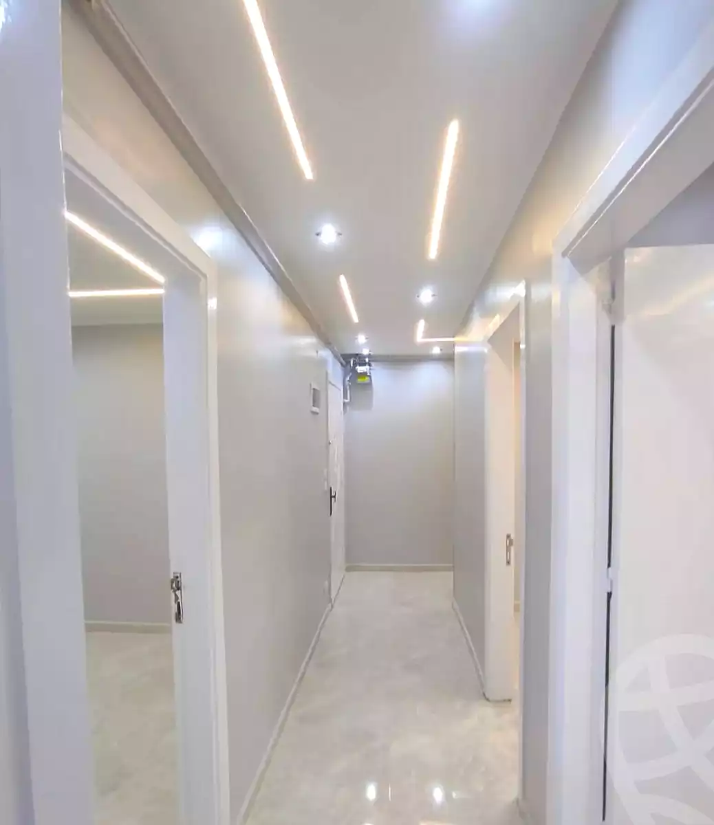 https://aqarmap.com.eg/ar/listing/7139097-for-sale-alexandria-el-asafra-shr-45